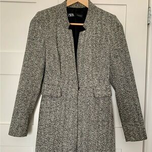 Zara Women's Black and White Blazer